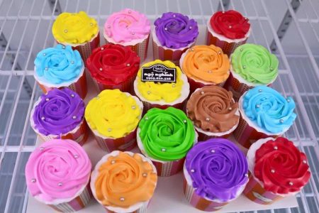 banh-sinh-nhat-ngo-nghinh-2016-01-03-cupcake-da-sac-mau-tuoi-tan