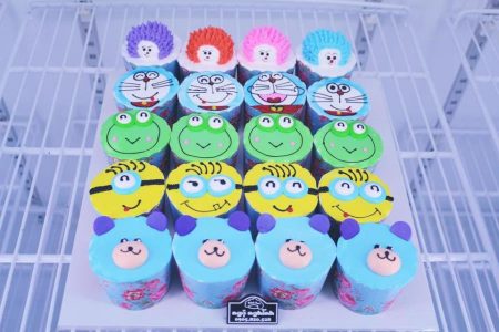 banh-sinh-nhat-ngo-nghinh-2016-01-21-banh-kem-cupcake-voi-nhieu-mau