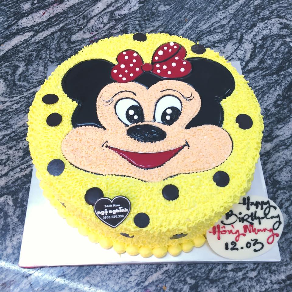 Bạn đang muốn tìm kiếm món bánh sinh nhật độc đáo và đẹp mắt nhất? Vậy hãy thưởng thức bánh kem tạo hình hoạt hình với hình ảnh nổi tiếng của Chuột Mickey đầy quyến rũ và đáng yêu nhé. Bạn sẽ không hối hận khi xem bức ảnh này đâu.