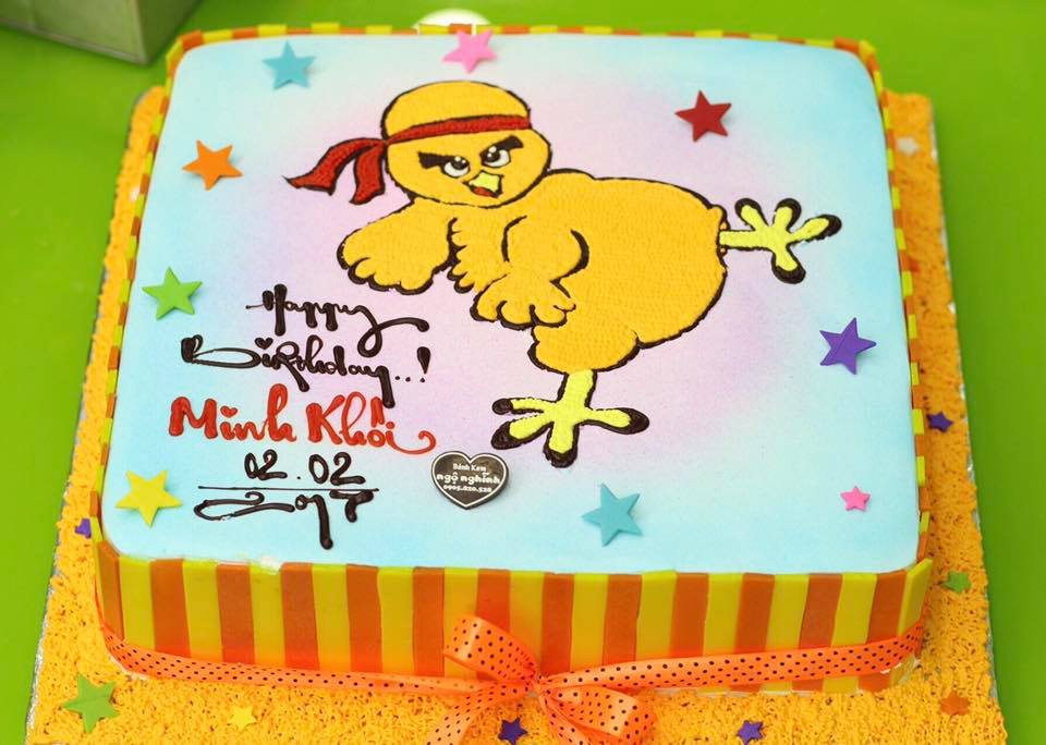 Bánh kem sinh nhật con gà tuổi dậu: Với những họa tiết vui nhộn và màu sắc cực kỳ bắt mắt, chiếc bánh kem sinh nhật con gà tuổi dậu sẽ mang lại những kỷ niệm đẹp cho người nhận. Hãy cùng thưởng thức và tận hưởng niềm vui của ngày sinh nhật.