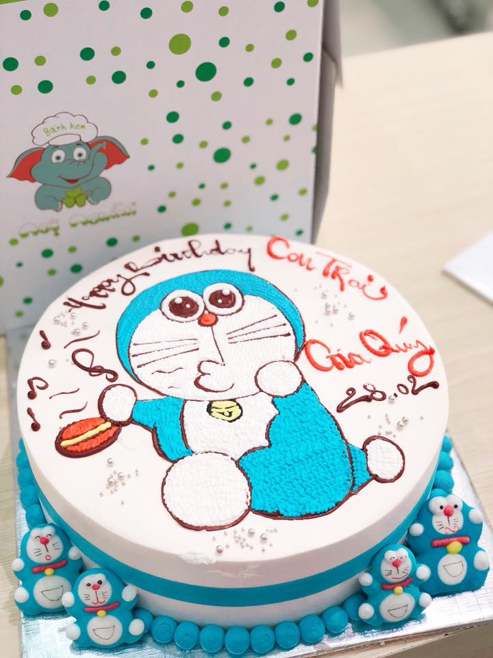 Bánh kem với hình vẽ Doraemon đáng yêu sẽ khiến bạn trở nên vui tươi và hạnh phúc. Hãy cùng chiêm ngưỡng bánh kem ngon miệng và độc đáo này và có một ngày tuyệt vời!