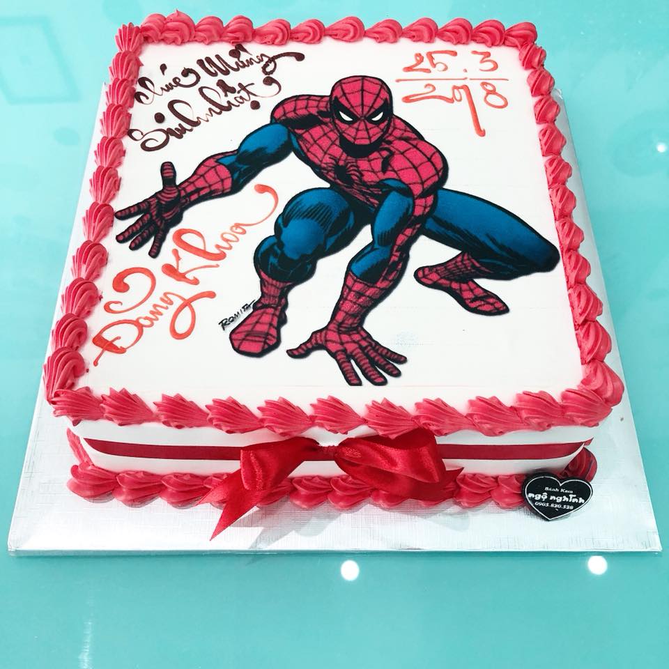 Bánh sinh nhật màu xanh hình siêu nhân nhện và chiếc ô tô màu đỏ đẹp mắt -  Bánh Thiên Thần : Chuyên nhận đặt bánh sinh nhật theo mẫu