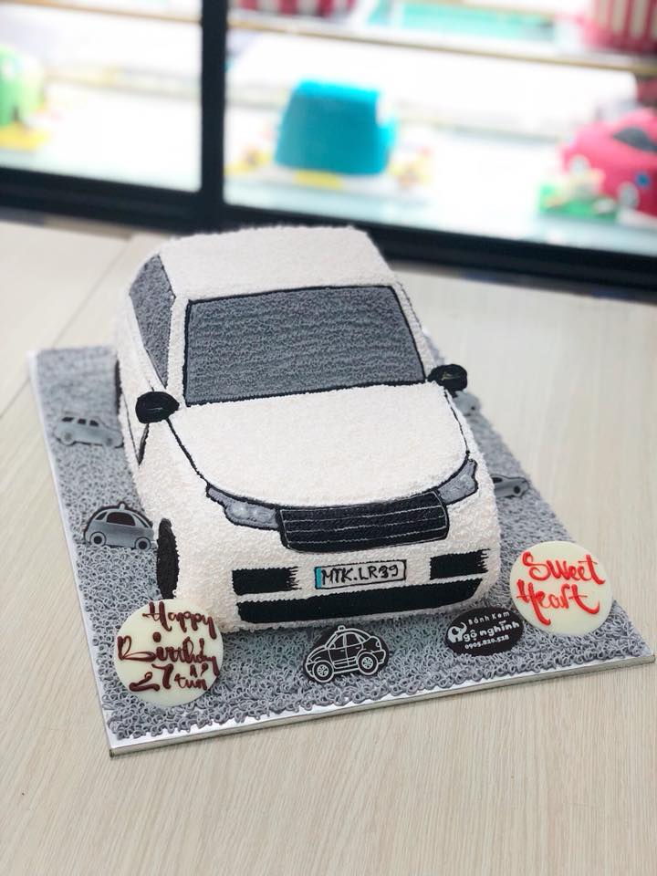 Nghệ thuật Bánh kem vẽ xe ô tô Tuyệt đẹp và sáng tạo
