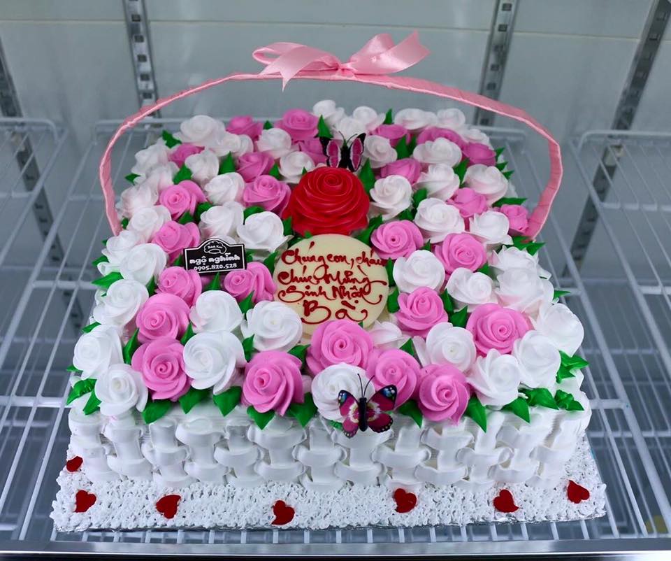 Bánh sinh nhật tạo hình 3d giỏ hoa hồng đẹp sang trọng hoành tráng ...
