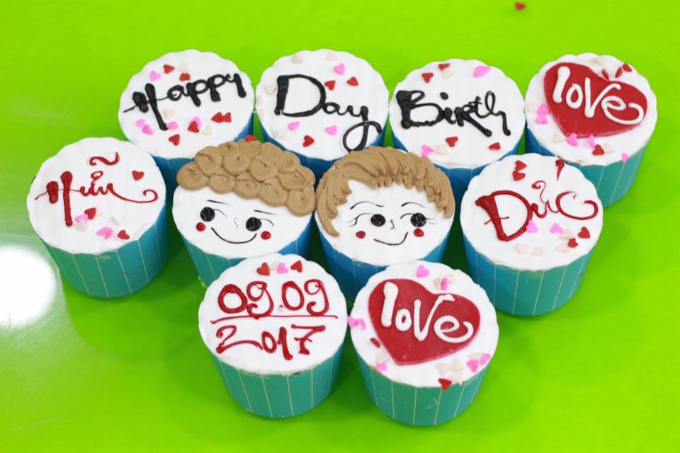 Hình ảnh Cupcake Vector Minh Họa Với Bàn Tay Màu đen Và Trắng Vẽ Phong Cách  Cupcake Doodle PNG  Muffin Clipart Bánh Ngọt Bánh Cupcake PNG và Vector  với nền trong