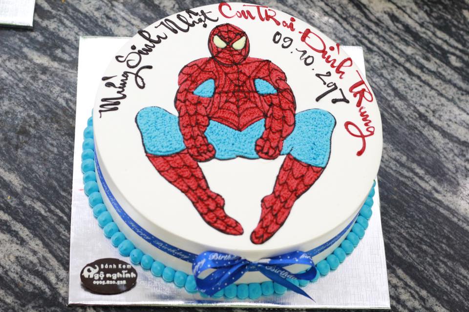 Bạn muốn tìm kiếm một chiếc bánh sinh nhật đặc biệt có hình ảnh Spiderman? Với chiếc bánh vẽ hình Spiderman, bạn không chỉ có một chiếc bánh đẹp mắt mà còn được thưởng thức hương vị tuyệt vời của bánh. Đây là món quà tuyệt vời để kỷ niệm sinh nhật của người thân.