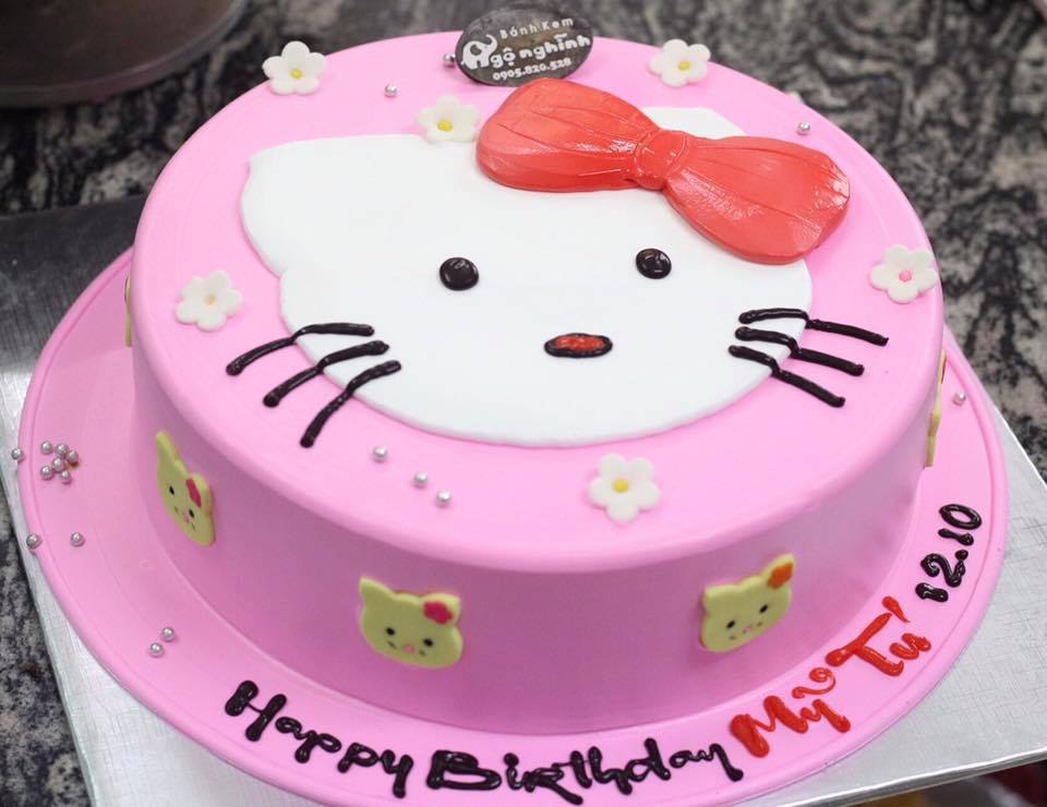 Bánh sinh nhật vẽ mặt mèo hello kitty: \