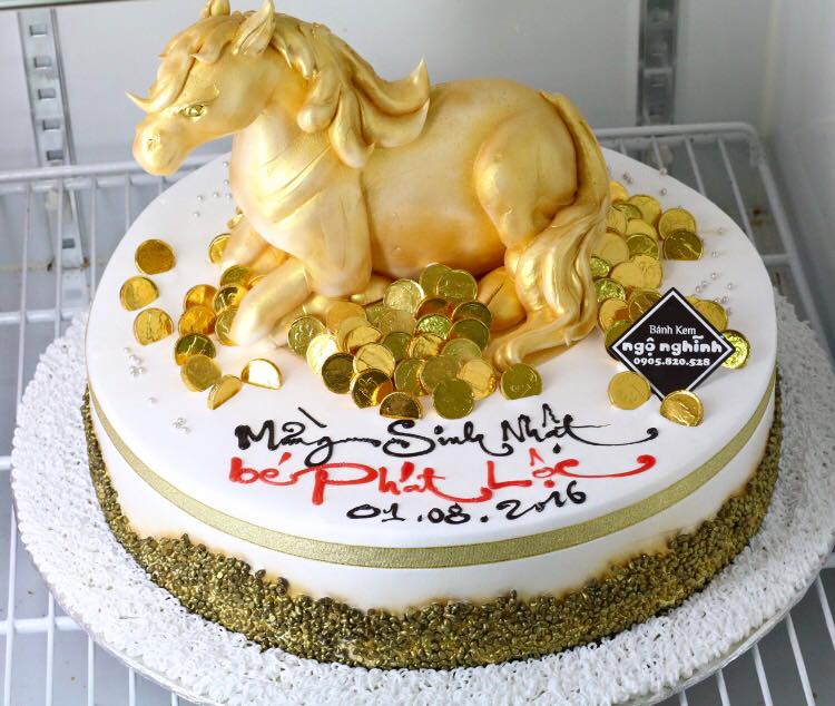 Bánh kem màu xanh hình con ngựa có in hình tặng bé trai tuổi Ngọ - Bánh  Thiên Thần : Chuyên nhận đặt bánh sinh nhật theo mẫu