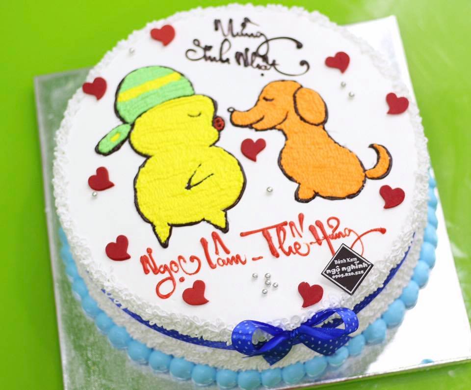 Bánh sinh nhật chó con và heo con có lẽ là chiếc bánh khiến các bé thích thú nhất. Những hình ảnh đáng yêu về động vật như chó và heo được vẽ lên bánh, tạo nên một không gian trẻ trung và vui tươi. Xem bức hình này và cho con bạn một bữa tiệc sinh nhật đáng nhớ.
