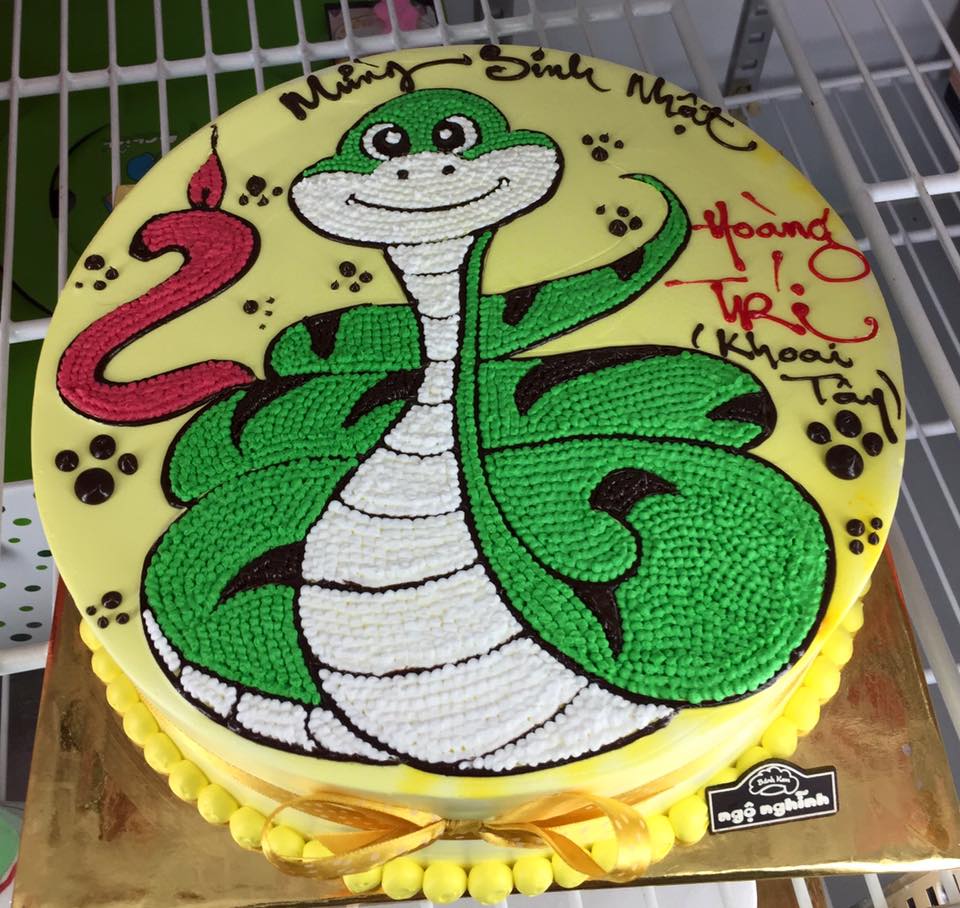 Bánh kem tạo hình con rắn dễ thương nhất năm 2020 cho bé trai