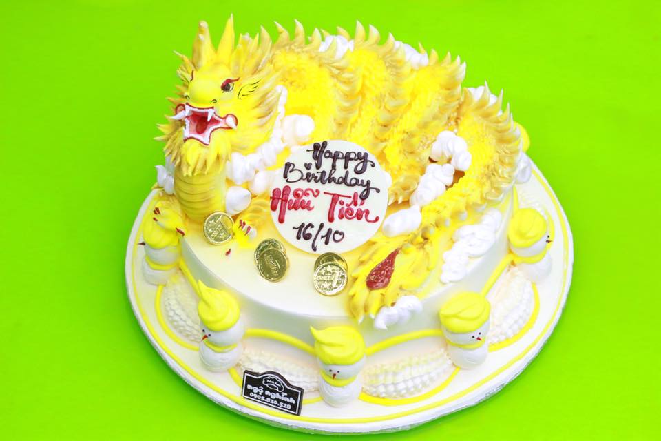 Bánh kem sinh nhật hình rồng vàng vươn xa đầy uy nghiêm - Bánh Thiên Thần :  Chuyên nhận đặt bánh sinh nhật theo mẫu