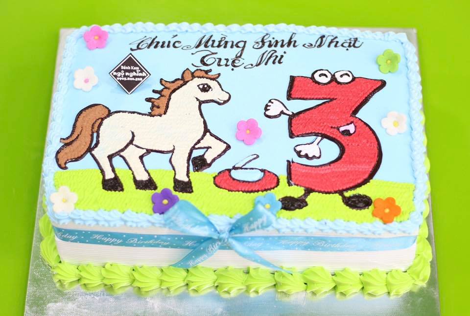 Bạn muốn một chiếc bánh sinh nhật đặc biệt cho bé Tuệ Nhi của bạn? Hãy chọn chiếc bánh với hình con ngựa đáng yêu, đảm bảo bé sẽ rất thích thú. Chiếc bánh ngọt ngào này sẽ là món quà tuyệt vời cho bé trong ngày sinh nhật của cô ấy.