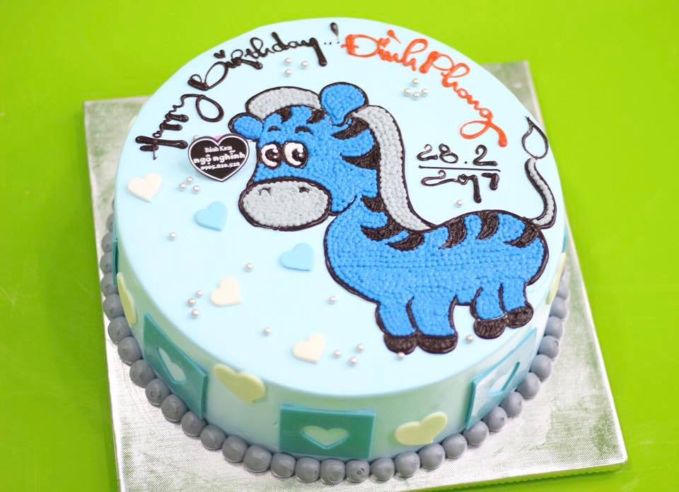 Bánh kem sinh nhật ngựa tuổi Ngọ sẽ mang đến một chiếc bánh hoàn hảo để kỷ niệm sinh nhật của bạn hoặc người thân trong năm Ngọ. Bánh được trang trí với hình ảnh ngựa, tạo thành một tác phẩm nghệ thuật ngon miệng và đầy màu sắc.