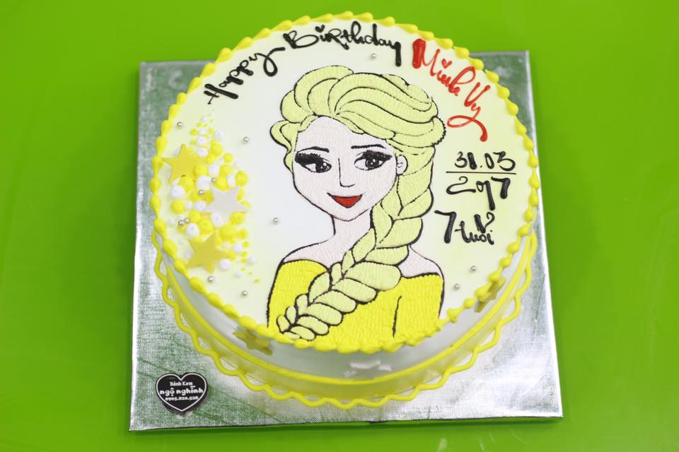 Bánh sinh nhật hình công chúa elsa: Bạn có con gái nhỏ đang yêu thích công chúa elsa và muốn tìm kiếm bánh sinh nhật theo chủ đề này? Chúng tôi sẽ mang đến cho bạn một món quà bất ngờ trong ngày sinh nhật của bé với bánh sinh nhật hình công chúa elsa tuyệt đẹp và ngon miệng.