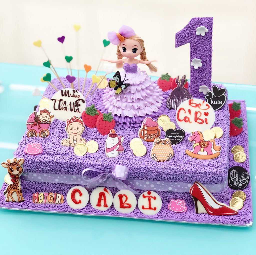 Bánh sinh nhật tạo hình công chúa chibi nền màu tím trang trí dễ ...