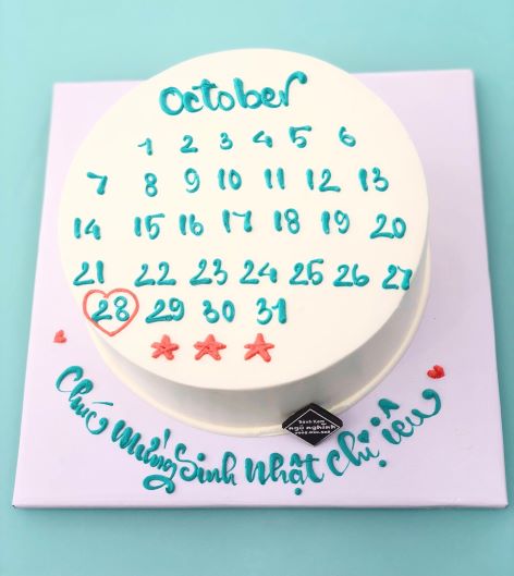 Bánh kem sinh nhật in hình cuốn lịch năm lạ mắt  Bánh kem cao cấp
