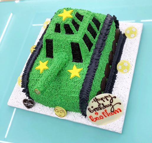 Bánh sinh nhật tạo hình 3d xe tăng màu xanh ngộ nghĩnh đáng yêu tặng bé  trai | Bánh Kem Ngộ Nghĩnh