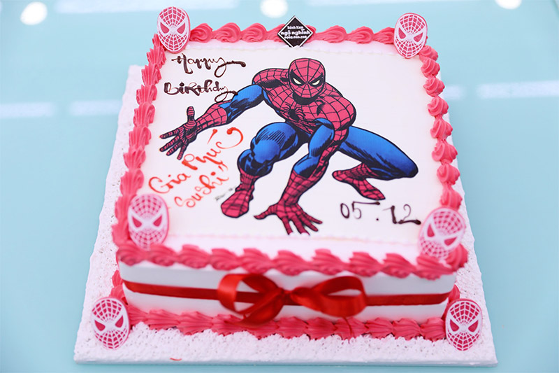 Bánh fondant màu trắng hình siêu nhân nhện - Bánh Thiên Thần : Chuyên nhận  đặt bánh sinh nhật theo mẫu
