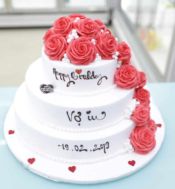 Bánh kem sinh nhật 3 tầng bắt dãi hoa hồng đỏ đẹp hoành tráng tặng ...
