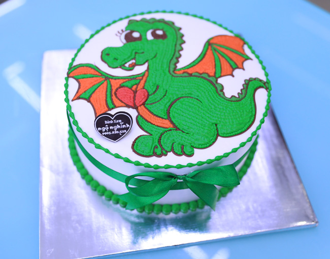Bánh sinh nhật vẽ hình con rồng tuổi thìn màu xanh lá siêu dễ thương bán  rất chạy | Bánh Kem Ngộ Nghĩnh