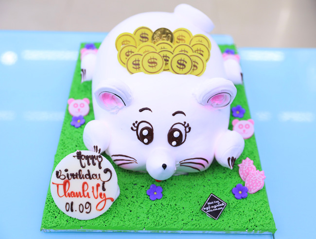 Bánh sinh nhật con chuột đẹp cầm đĩnh vàng tặng sinh nhật người tuổi tý  6516 - Bánh sinh nhật, kỷ niệm