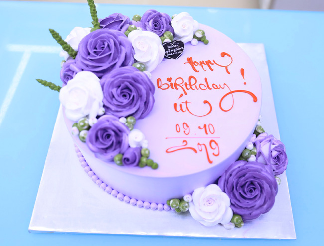 ĐỘC NHẤT Bánh sinh nhật nền trắng tạo hình 3d hoa hồng đỏ rực rỡ mừng lễ  đính hôn ngộ nghĩnh đẹp nhất