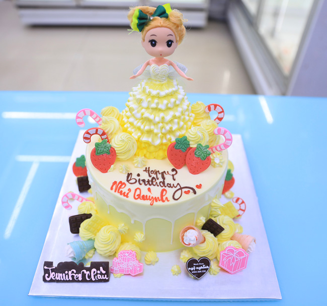 Bánh sinh nhật búp bê 3D- Bánh kem công chúa baby- Bánh kem công chúa