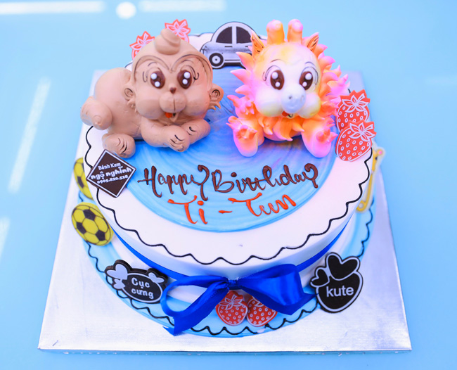 Bánh sinh nhật tạo hình 3D con khỉ và con rồng: Đây chắc chắn là chiếc bánh sinh nhật ấn tượng nhất mà bạn từng thấy! Với hình dáng tạo hình 3D vô cùng khéo léo và tinh tế của con khỉ và con rồng, chiếc bánh này sẽ đưa bạn vào một thế giới kỳ diệu, nơi mà cảm xúc và sự phấn khởi phải chui tay vào túi mới thôi.