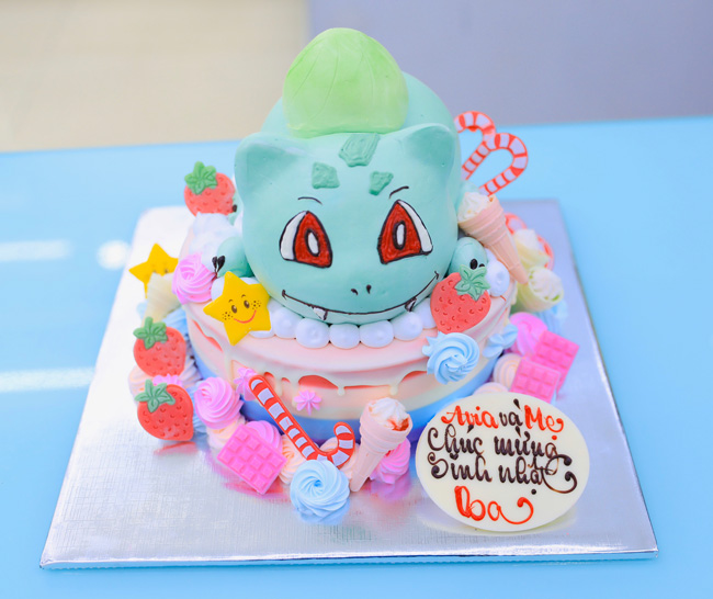 Sự kiện sinh nhật của bạn sắp tới và bạn cần một chiếc bánh đặc biệt? Hãy để chúng tôi tạo ra cho bạn chiếc bánh sinh nhật Pokemon tuyệt đẹp với hình ảnh những nhân vật bạn yêu thích. Đây chắc chắn là sự lựa chọn tuyệt vời để chinh phục tất cả các fan của Pokemon.