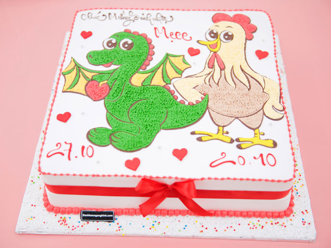 Bánh sinh nhật vẽ hình con rồng và con gà trông thật dễ thương và đáng yêu! Đây sẽ là món quà tuyệt vời cho người thân và bạn bè trong ngày sinh nhật của họ. Hãy xem ảnh để cảm nhận sự tinh tế và độc đáo của bánh này và đặt hàng ngay hôm nay để không bỏ lỡ cơ hội thưởng thức món bánh tuyệt vời này.
