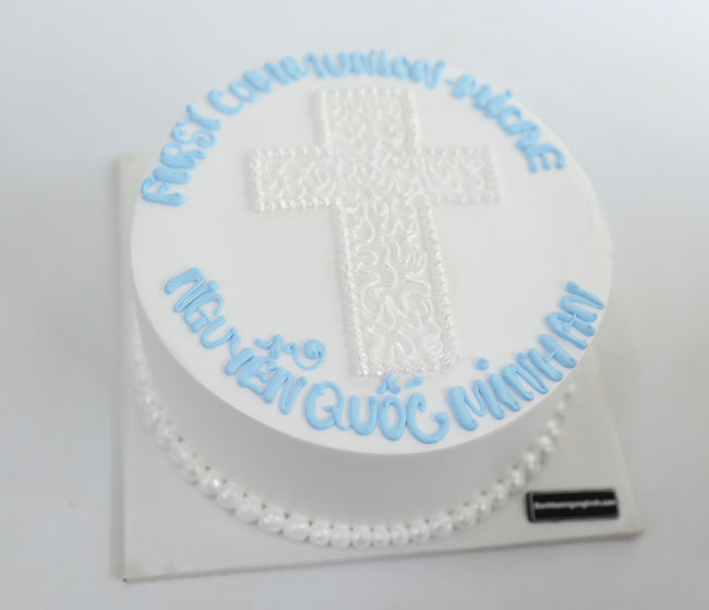 Bánh sinh nhật vẽ hình cây thánh giá màu trắng đẹp độc đáo tặng nam | Bánh  Kem Ngộ Nghĩnh
