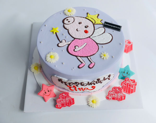Bánh sinh nhật vẽ hình heo peppa màu hồng: \