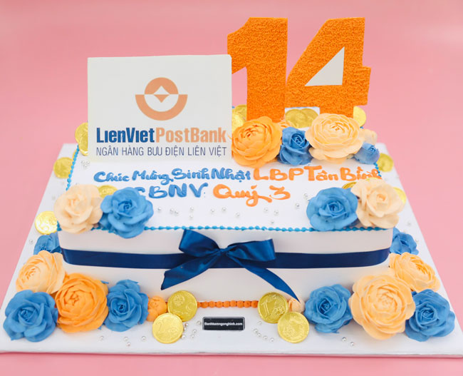Bánh sinh nhật bắt hoa trà 3d gắn ảnh logo LietVietPostBank sự ...