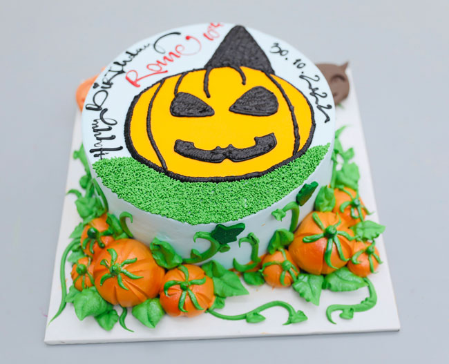 Bánh Kem Sinh Nhật Vẽ Hình Quả Bí Ngô Siêu Đáng Yêu Nhân Ngày Halloween |  Bánh Kem Ngộ Nghĩnh