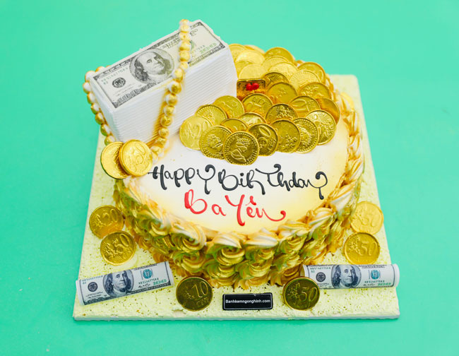 Bánh sinh nhật 3d tiền đô và tiền vàng: Bánh sinh nhật 3d này sẽ khiến bạn thích thú với thiết kế cực kỳ đặc biệt - bánh trang trí với tiền vàng và tiền đô đầy sáng tạo, tạo nên một vẻ đẹp vượt trội và độc đáo. Ngoài ra, hương vị ngọt ngào và độc đáo không làm bạn thất vọng.
