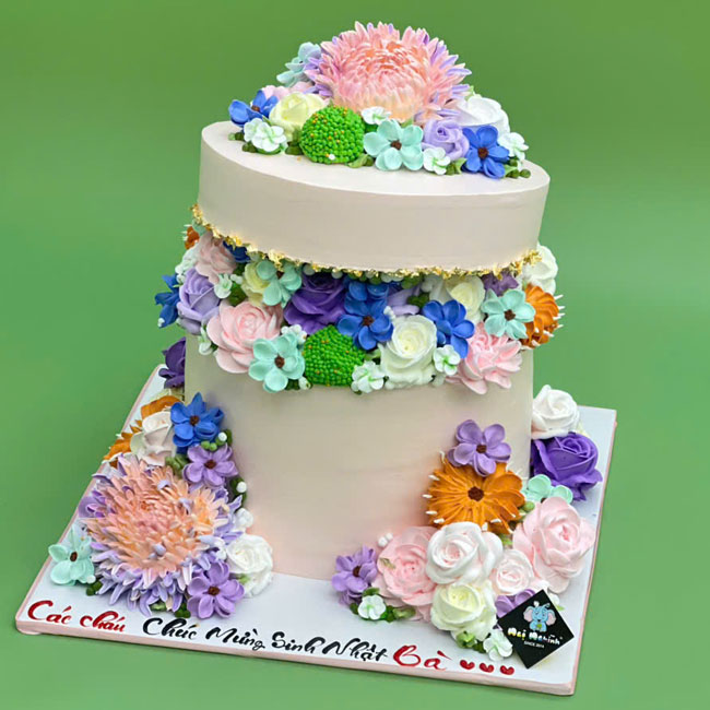 05-banh-kem-sinh-nhat-tao-hinh-3d-hop-hoa-hong-doc-dao