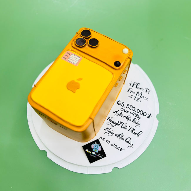 22--banh-kem-sinh-nhat-tao-hinh-3d-dien-thoai-iphone-17