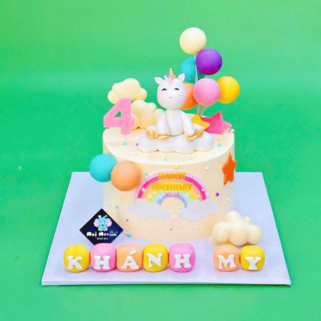 03-banh-kem-sinh-nhat-trang-tri-ngua-nho-fondant-dang-yeu