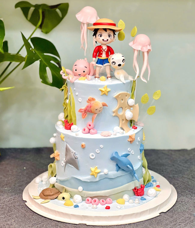 04-banh-kem-sinh-nhat-fondant-tao-hinh-cau-be-mu-rom-dang-yeu