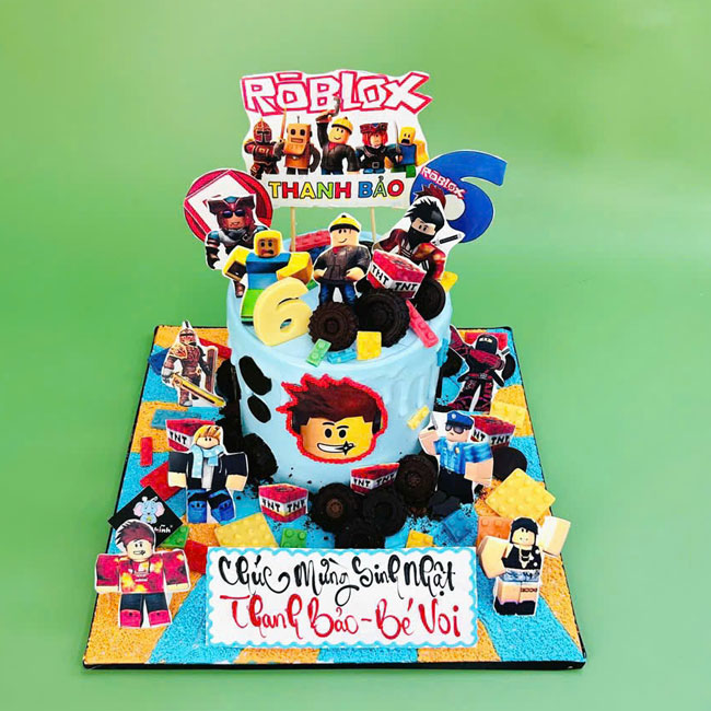 12-banh-kem-sinh-nhat-trang-tri-nhan-vat-hoat-hinh-roblox-dang-yeu