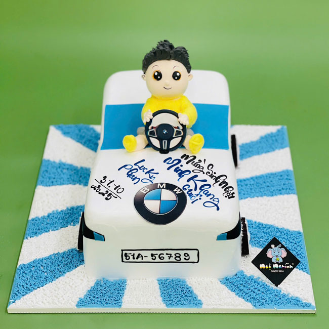 25-banh-kem-sinh-nhat-tao-hinh-3d-chiec-xe-BMW-doc-dao