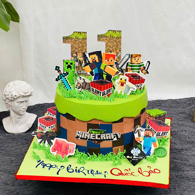 12-banh-kem-sinh-nhat-trang-tri-nhan-vat-hoat-hinh-minecraft-dang-yeu