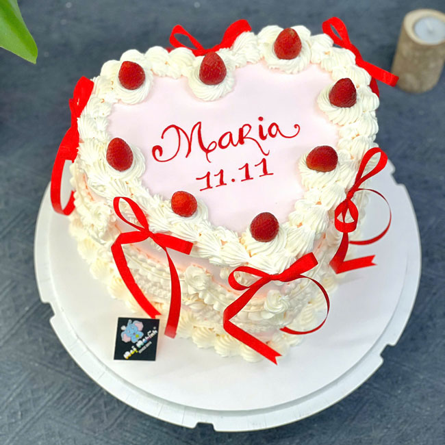 23-banh-kem-sinh-nhat-trang-tri-dau-tay-dang-yeu