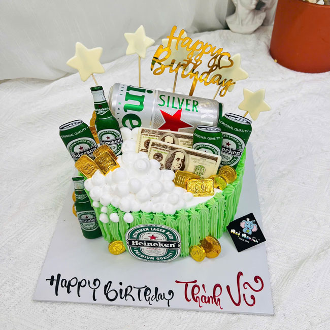 30-banh-kem-sinh-nhat-trang-tri-bia-heineken-doc-dao