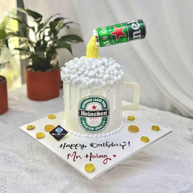 53-banh-kem-sinh-nhat-tao-hinh-3d-bia-heineken-doc-dao-tang-nam