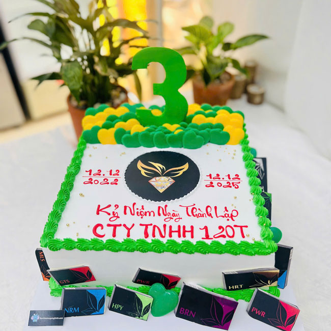61-banh-kem-sinh-nhat-in-hinh-an-duoc-trang-tri-dep-mat-su-kien-cong-ty