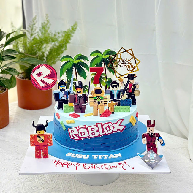 104-banh-kem-sinh-nhat-trang-tri-nhan-vat-hoat-hinh-roblox