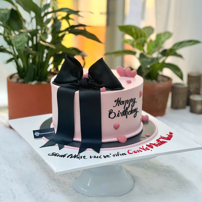 75-banh-kem-sinh-nhat-trang--tri-no-den-doc-dao