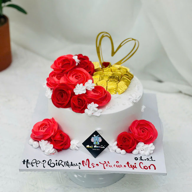 94-banh-kem-sinh-nhat-trang-tri-thoi-vang-dang-yeu