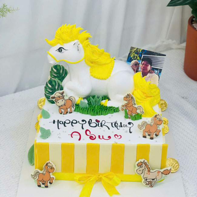 87-banh-kem-sinh-nhat-tao-hinh-3d-con-ngua-tuoi-ngo